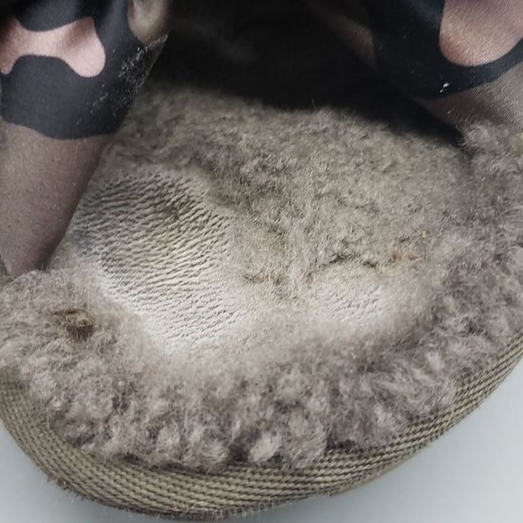 UGG LEOPARD LUSHETTE SLIDE SHEARLING SATIN PUFFER SANDALS - Picture 7 of 9